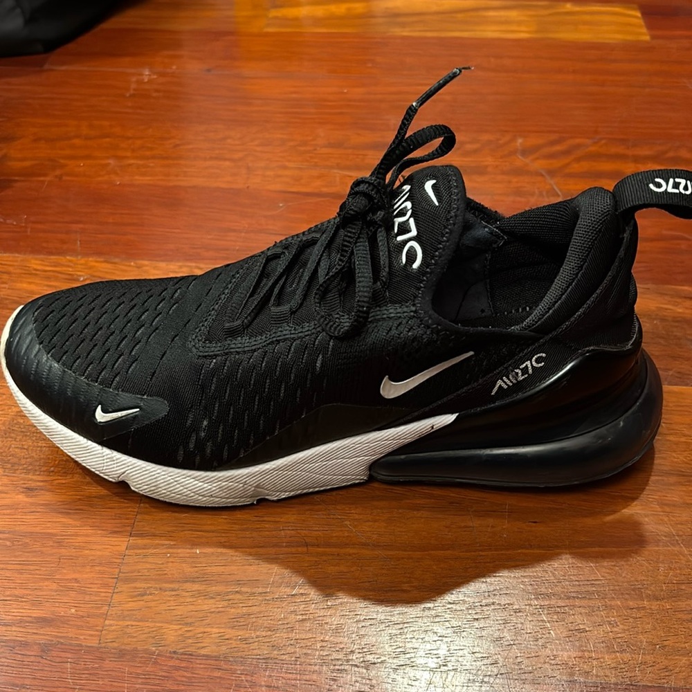 Nike 270 Shoe